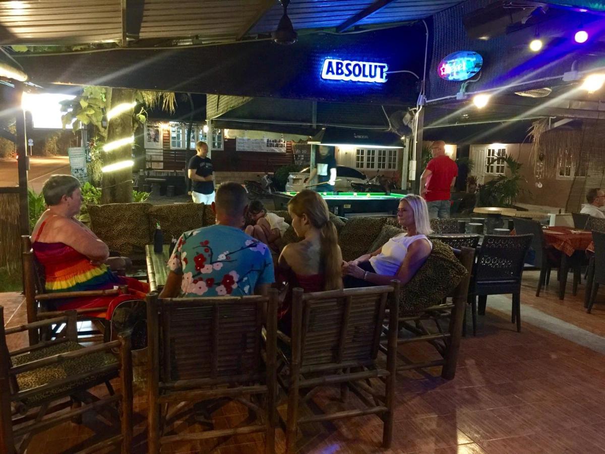 Harry'S Beach Club 班佩 外观 照片