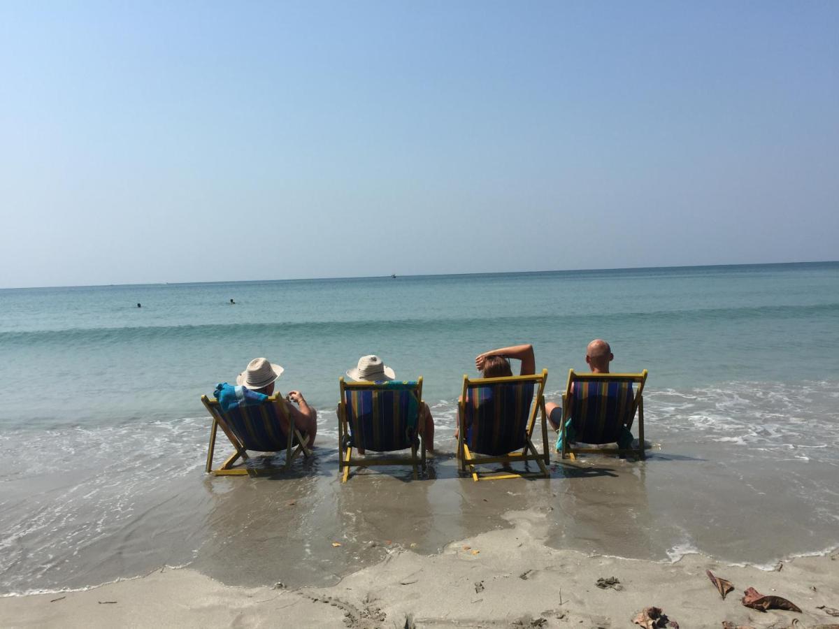 Harry'S Beach Club 班佩 外观 照片