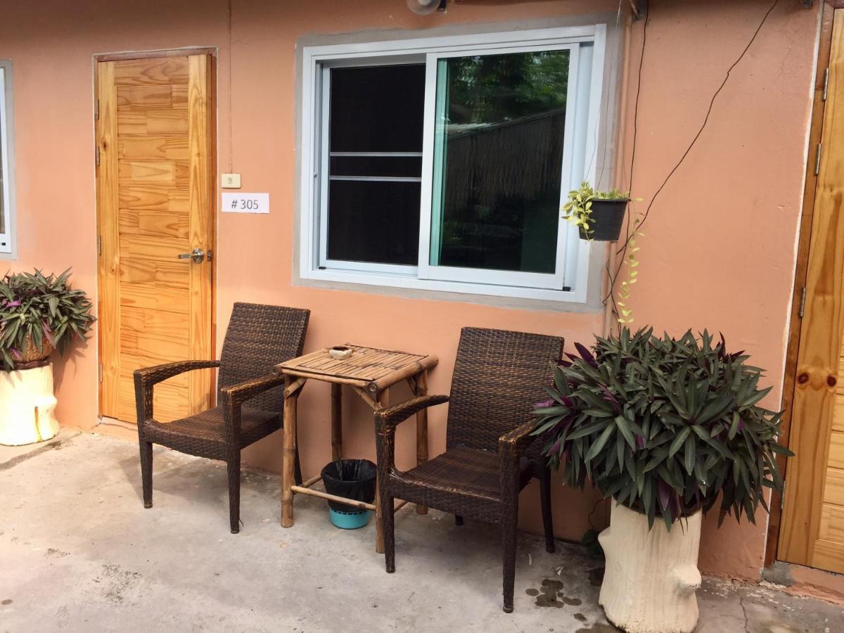 Harry'S Beach Club 班佩 外观 照片