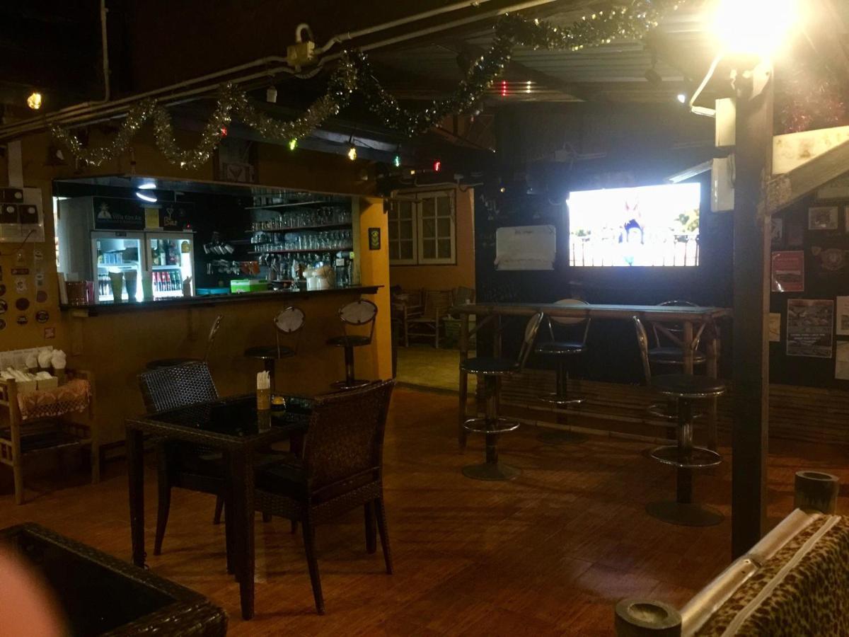 Harry'S Beach Club 班佩 外观 照片