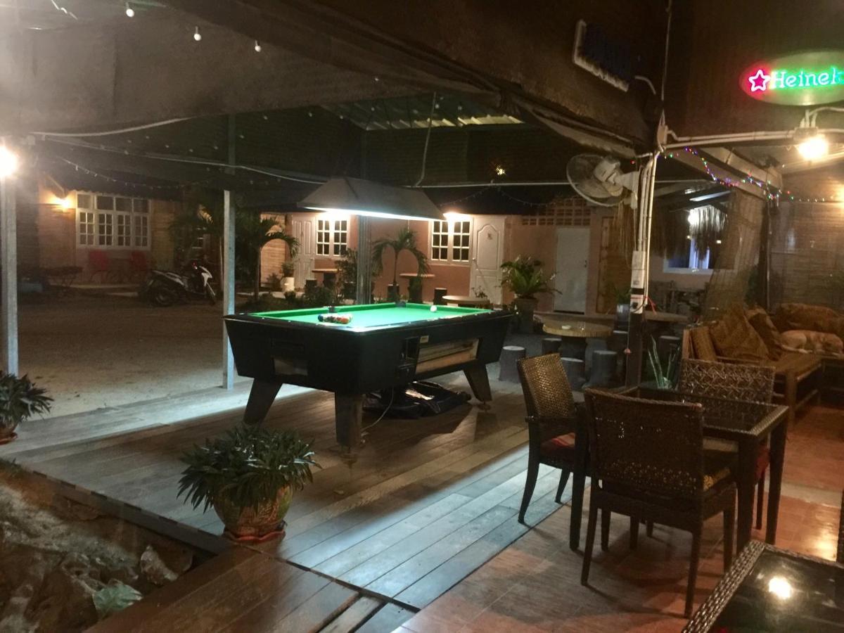 Harry'S Beach Club 班佩 外观 照片