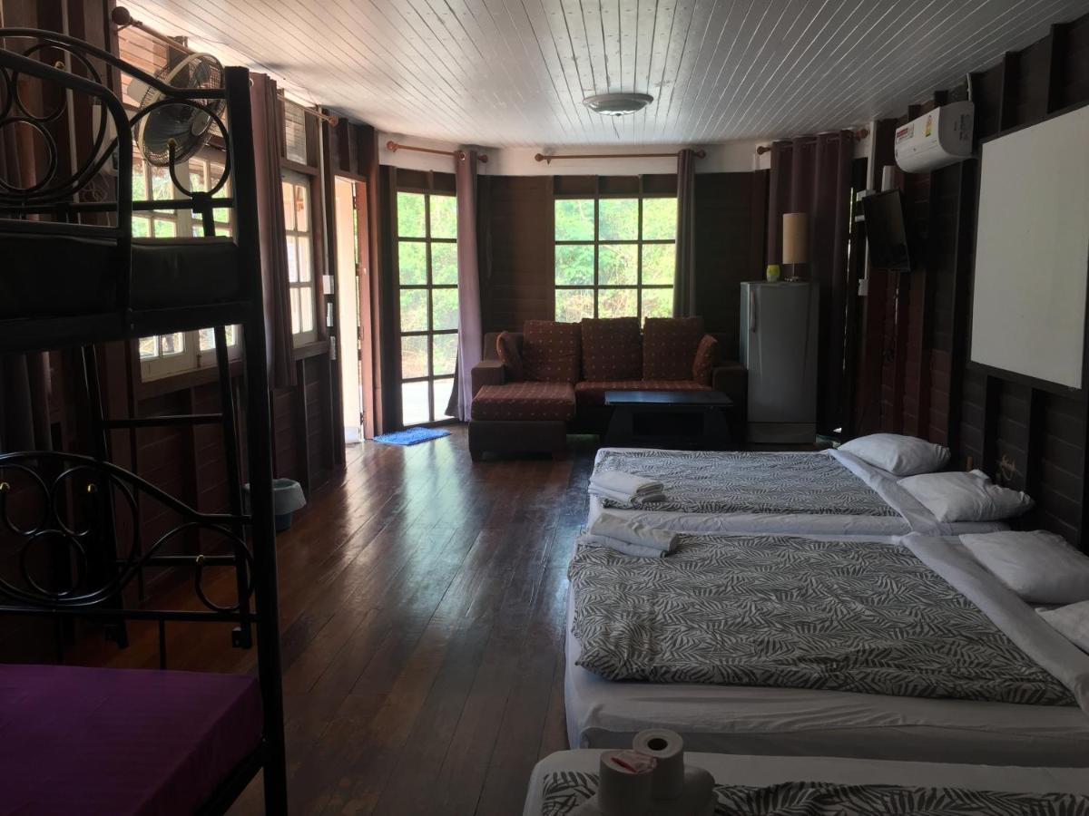 Harry'S Beach Club 班佩 外观 照片