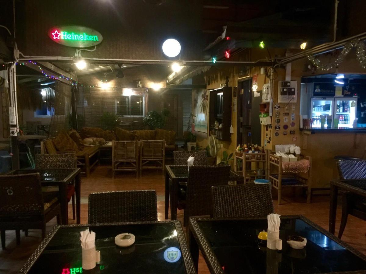 Harry'S Beach Club 班佩 外观 照片